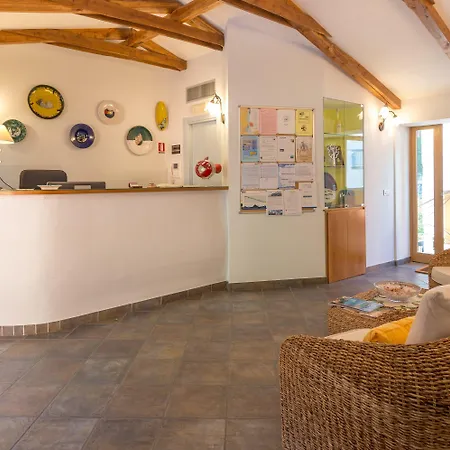 Minihotel Iris 4* Майори