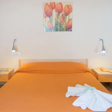 فندق مبيت وإفطار Minihotel Iris 4*