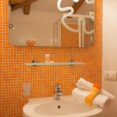 Minihotel Iris 4* مايوري