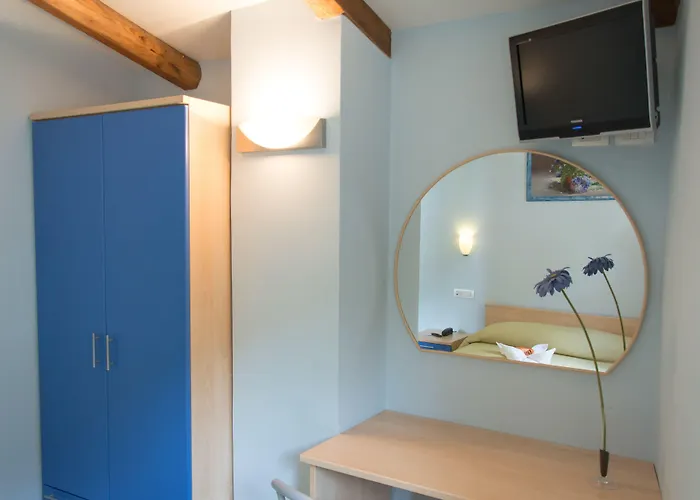 Minihotel Iris Bed & Breakfast