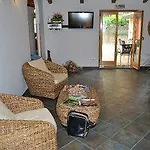 Minihotel Iris 住宿加早餐酒店 马奥莱